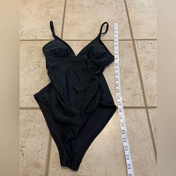 💙 CUPSHE Black V-Neck Wrap Ruched One-Piece Swimsuit - XS - Picture 7 of 7
